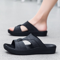 Sandal Pria Kasual Musim Panas Model Arab, Sol Tebal, Bahan PVC, Nyaman, Bernapas, Ukuran Besar, Tanpa Tali