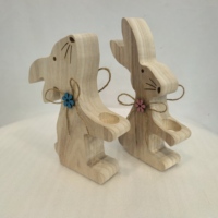 Figurine Lapin Gravée en Bois Massif Faite à la Main et Personnalisée, Décoration de Pâques Mignonne, Sculpture Écologique