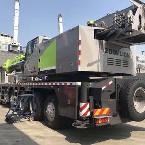 Grue sur camion hydraulique Zoomlion d'occasion bien entretenue ZTC800V552 80 tonnes en stock - Product Image 6