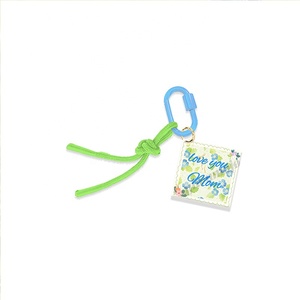 Llavero de acrílico personalizado DIY para el Día de la Madre, con diseño de flor de cerezo y amor, con mosquetón y colgante para bolso, regalo promocional - Product Image 3