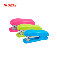 Agrafeuse manuelle personnalisable en plastique, modèle standard 223, marque HUACHI, capacité d'agrafage 24/6-80 agrafes, 25 feuilles, 127g