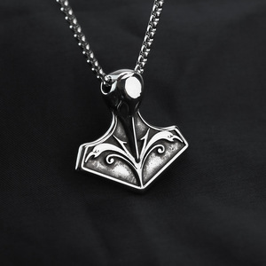 Collier pendentif marteau de Thor en acier inoxydable pour homme, style nordique rétro, bijoux hip-hop, design géométrique, épée asymétrique - Product Image 2