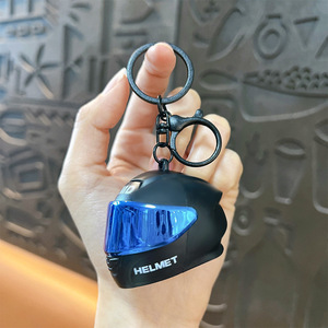 Chaveiro de Capacete de Moto 3D Mini, Chaveiro Estiloso para Motociclistas com Viseira Espelhada Colorida, Pingente Moderno para Bolsas para Motociclistas e Adolescentes - Product Image 4