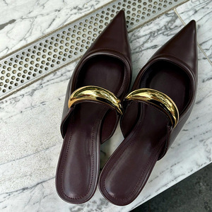Venta al por mayor de fábrica: Zapatos de tacón alto de mujer estilo Muller puntiagudos 2025, ideales para fiestas y uso diario. - Product Image 6