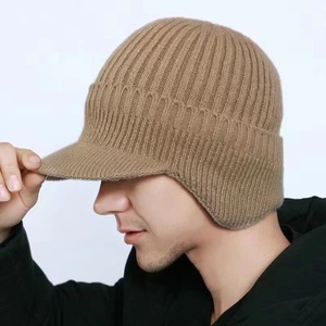 Gorro de invierno con forro polar impermeable a la moda para hombres, gorro de protección auditiva grueso para papás de mediana edad y ancianos - Product Image 4