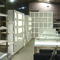Vitrines murales en verre au design simple personnalisé Vitrines à bijoux pour magasin et salle d'exposition de bijoux