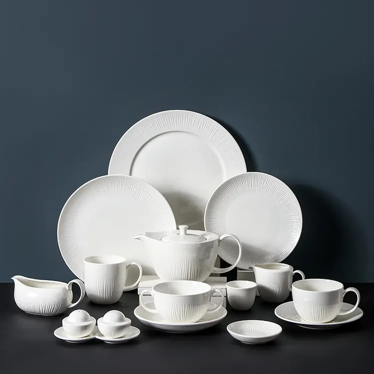 Designs sur mesure assiettes à manger en céramique porcelaine dîner ensemble de vaisselle ensembles d'assiettes blanches unies