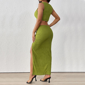 Ensemble 2 pièces décontracté pour femme : Gilet sans manches effet plissé et jupe fendue – Tendance - Product Image 4