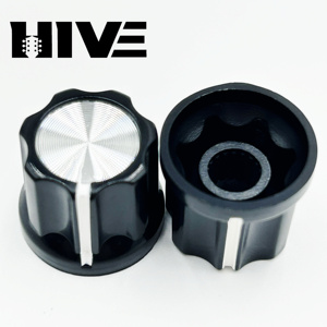 ปุ่มปรับระดับเสียงกีตาร์ไฟฟ้า HIVE ลายดอกพลัม อะลูมิเนียมสีดำขาว พร้อมปุ่มพลาสติก - Product Image 4