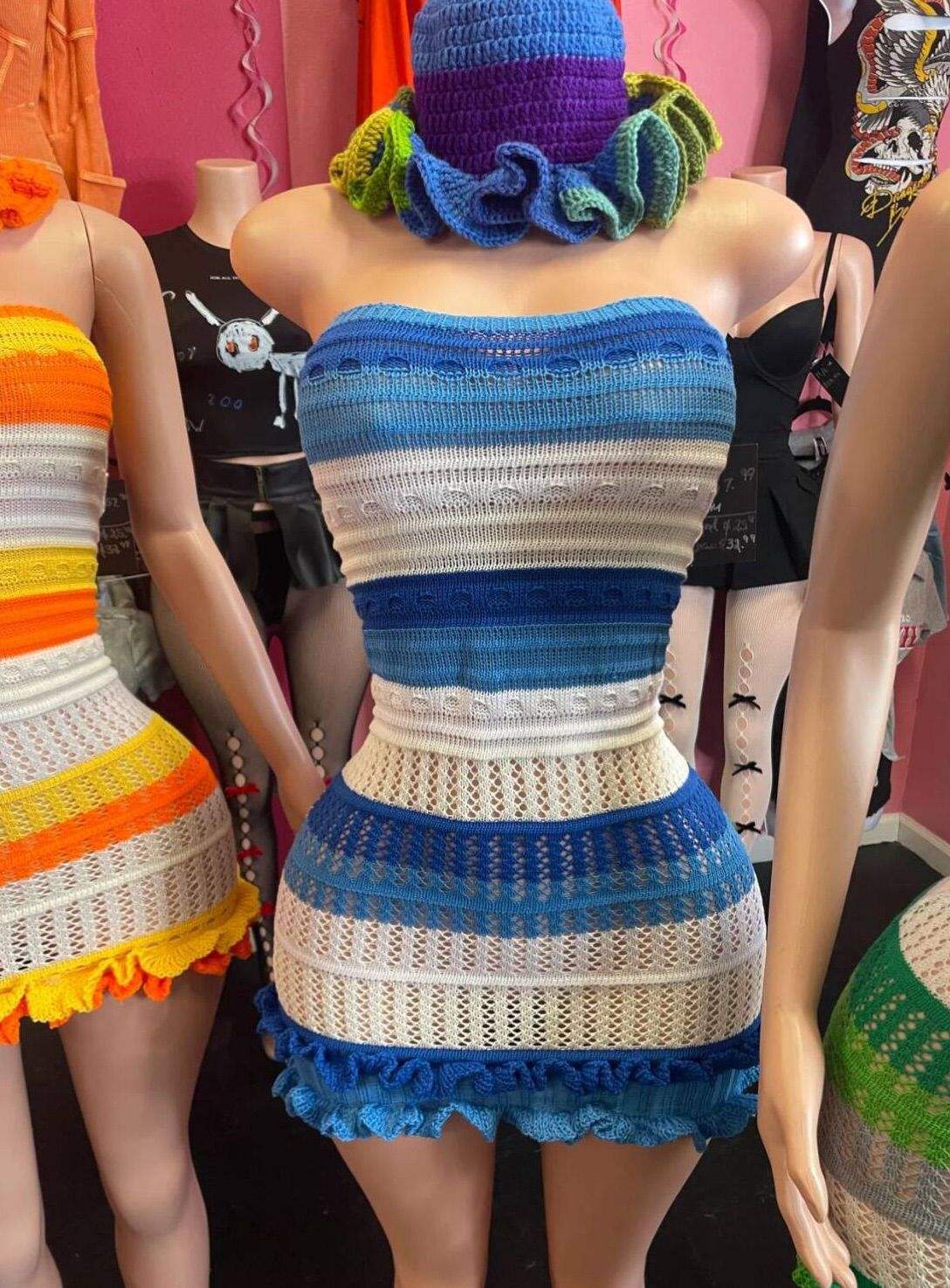 สีฟ้าและสีเขียวผสม [หมวก]