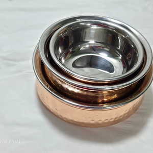 Utensilios de Metal de Primera Calidad: Olla India Redonda de Cobre y Acero Inoxidable, Martillada y Lisa, de Excelente Calidad - Product Image 1