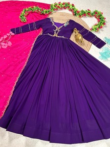 Conjunto de Vestido Festivo de Tela Sintética con Dupatta Bordada, Elástico, de Secado Rápido y Cómodo, Estilo Étnico para Mujer, en Oferta - Product Image 3