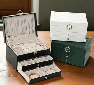 ตู้เก็บเครื่องประดับขนาดใหญ่พร้อมกุญแจล็อค — บ้านของคุณ 3 ชั้นสำหรับเก็บแหวน สร้อยคอ และต่างหู - Product Image 5