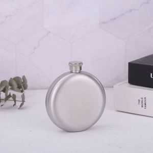 Mini Flasque à Whisky Portable en Acier Inoxydable, Bouteille Ronde pour Vin et Liqueur avec Étui en Cuir, Accessoires de Boisson à Porter à la Hanche - Product Image 4