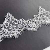 Ruban de dentelle vintage floral élégant en maille pour robe de mariée, chemin de table et ceinture de chaise