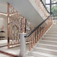 Maßgefertigte Messing-Bronze-Treppengeländer mit schwarz-goldener Oberfläche, UV-geschützt, rostbeständig, für Hotel- und Villentreppen
