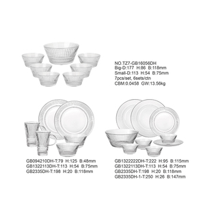 Assiette à fruits en verre transparent à <span class=keywords><strong>pieds</strong></span>, design élégant, vente en gros, grande assiette carrée en verre pour mariages et événements - Product Image 2