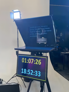 Teleprompter Profesional de 21.5 Pulgadas con Pantallas Dobles para Estudio de Televisión, Equipo de Transmisión en Árabe para el Medio Oriente - Product Image 4