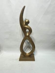 Sculpture abstraite en aluminium, design humain moderne à l'infini, symbolisant l'équilibre et la croissance. Produit en gros. - Product Image 2