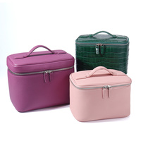 Pofeis Trousse de Maquillage Professionnelle Grande Capacité Portable en Cuir Noir avec Fermeture Éclair pour Rangement de Pinceaux – Offre Spéciale