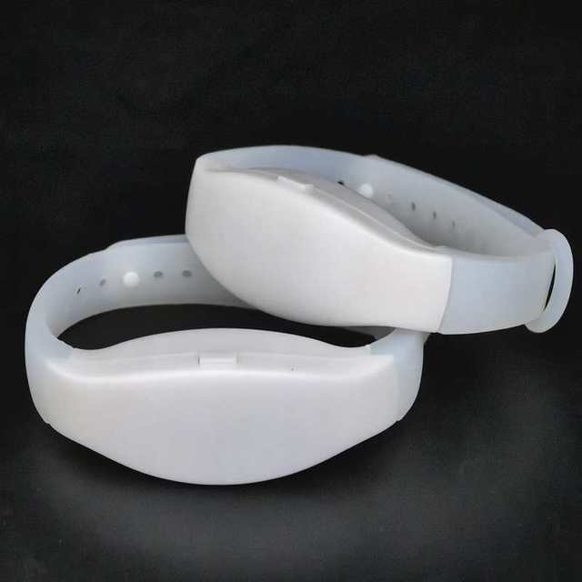 Color Changing LED Wristband Light up Bracelet with Remote Control for Concert