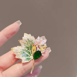 Gitmek parti zarif Rhinestone Maple Leaf büyük broş Pins kadınlar için yaprak broş giyim aksesuarları yaka <span class=keywords><strong>Pin</strong></span> ceket Corsages - Product Image 3