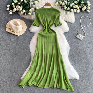 El Nuevo Vestido de Noche Tejido Irradia un Encanto Femenino Elegante y de Alta Gama. Presenta un Vestido Largo con Volantes - Product Image 4