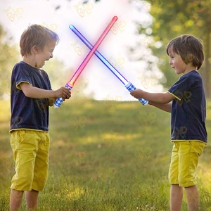 Baguette de fête LED lumineuse à double lame <span class=keywords><strong>sabre</strong></span> jouet épée <span class=keywords><strong>laser</strong></span> multiclignotante avec son pour les enfants pour l'obtention du diplôme de Noël - Product Image 4