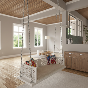 Banc de balançoire en bois blanc élégant avec panneaux latéraux découpés géométriques complexes pour les maisons modernes disponibles au prix de gros. - Product Image 1