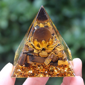 Pirámide de Cristal de Ojo de Tigre, Resina Epoxi, Decoración para el Hogar, Adorno de Escritorio, Patrón de Loto Amarillo - Product Image 1