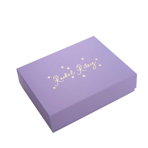 Elegante Caja de Regalo Morada con Cierre Magnético, Cinta con Impresión en Relieve y Laminado Mate, Caja de Papel Impresa en Offset para Regalos - Product Image 4