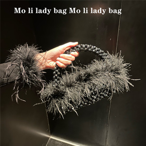 Bolso de noche casual con solapa de perlas y diamantes de imitación en forma de cruz, estilo pelo de avestruz, hecho a mano, para mujer, tipo cubo cuadrado, para fiestas y eventos. - Product Image 5