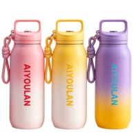 Botella de Agua de Acero Inoxidable con Aislamiento al Vacío de Doble Pared de 900 ml, con Tapa de Botón de Apertura con una Mano y Cuerda para Transportar