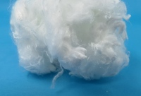 Fibres de polyester 100 % vierges 1.4D 38MM semi-lopées à prix abordable pour filage
