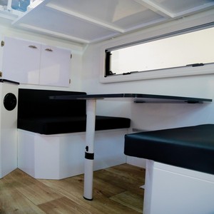 Caravane tout-terrain mini légère australienne de 13 pieds avec suspension indépendante, design moderne, lits confortables - Product Image 6