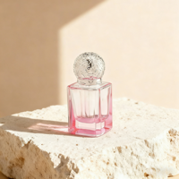 Flacons de parfum en verre transparent carrés personnalisables de 30 ml avec bouchon à vis et pulvérisateur