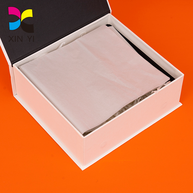 Customized Luxury Cardboard Folding Boxes White Package Magnetic Gift Box