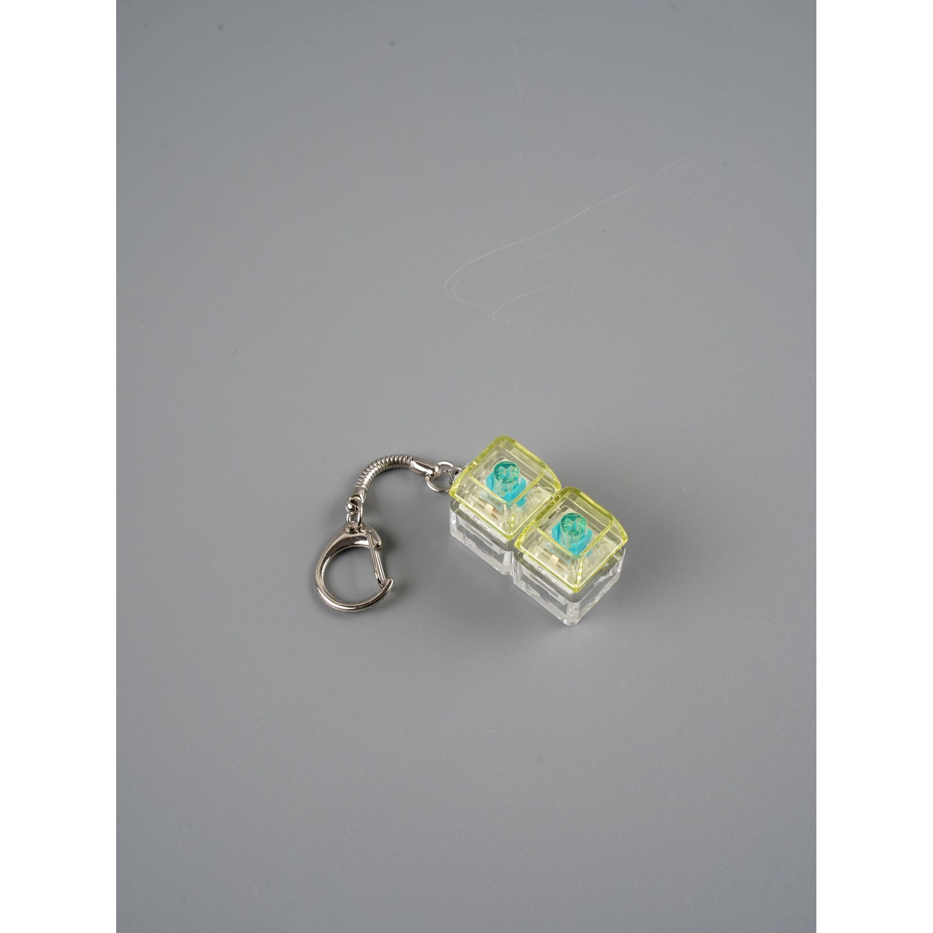 Amarillo transparente