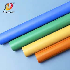 Tubes rigides en PVC Tuyaux ronds en PVC colorés en plastique Tuyau d'alimentation en eau Tuyaux en PVC d'extrusion