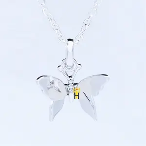 Beliebte glatte silberne Farbe Schmetterling Anhänger Halskette Mode weiblichen Anhänger neue Schmuck Accessoires