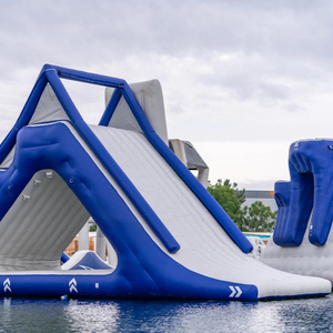 Toboggan aquatique gonflable triangulaire en PVC pour extérieur avec entrée d'escalade pour piscine, lac, trampoline aquatique flottant - Product Image 2