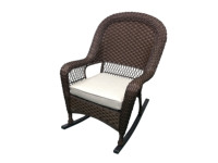 Chaise à bascule d'extérieur en rotin PE marron avec coussin beige pour patio et jardin