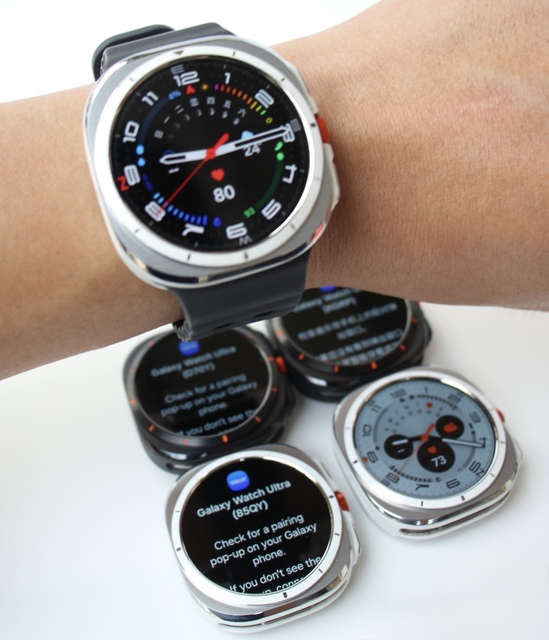 Pixel Watch 4 45mm Aluminium Smart Watch Glass Heart Rate Monitor Sporty Design Rubber Band Unisex up to 7 Days Battery Life