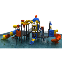 Robuste Poolrutschen aus Stahl und Kunststoff mit Treppen und Drehfunktion für den Aquatischen Spielbereich im Freien