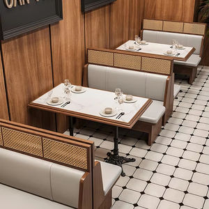 Ensemble table et chaises en bois massif moderne et personnalisé Mobilier durable pour restaurant Hôtel Cuisine Salle à manger - Product Image 1