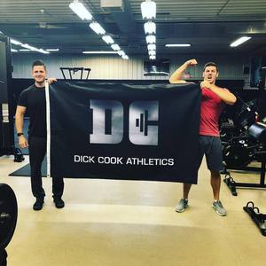 Nhà máy sản xuất chuyên nghiệp biểu tượng tùy chỉnh trang trí biểu ngữ cờ chống nhăn <span class=keywords><strong>Polyester</strong></span> di động in cờ tùy chỉnh kích thước tùy chọn - Product Image 2