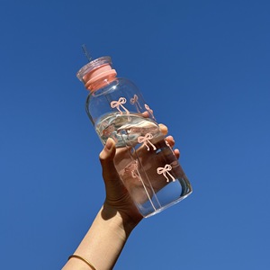 Lelyi nel cuore della ragazza carina tazza di vetro con fiocco dipinta a mano piccola tazza di paglia fresca creativa di alto valore - Product Image 1