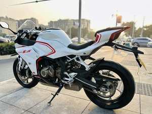 QJMOTOR Racing 421 Sportbike |   Moteur 421cc à quatre cylindres en ligne, 57 kW |   Freins Brembo ABS+TCS Suspension Marzocchi - Product Image 2