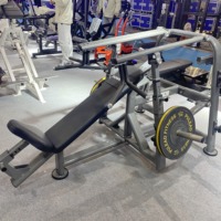 Banc de musculation multifonction Power X Lantis Fitness : banc incliné, banc droit et machine à charges de plaques