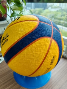 Balón de Baloncesto Personalizado de Cuero PU Tamaño Oficial 7, Balón de Baloncesto de Goma de Alta Calidad, Balón de Baloncesto Laminado, Fabricante de Balones de Baloncesto - Product Image 4